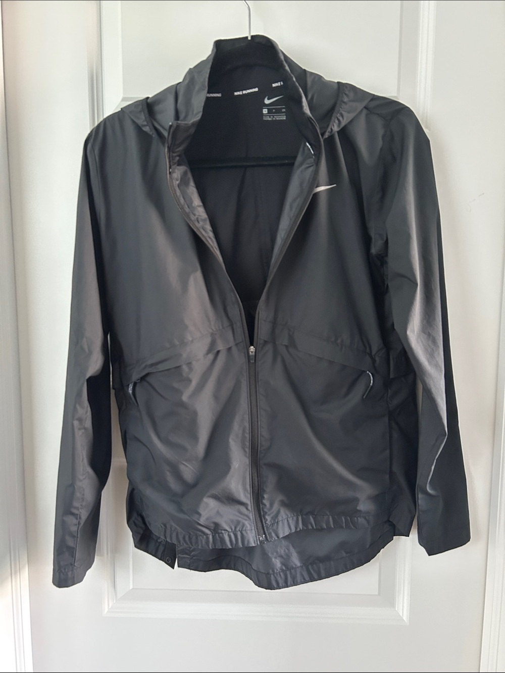 Women’s S Nike Black Windbreaker Jacket with Hood